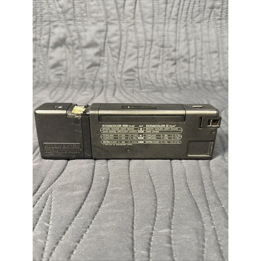 Vintage Kodak EK2 Pocket Camera w/ EKTRA Flash 22mm f/5.6 Parts or Repair